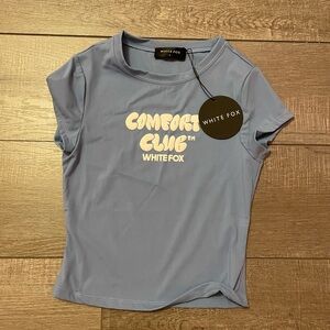 White fox comfort club blue crop tshirt